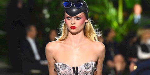 CANLI YAYIN: LOUIS VUITTON CRUISE 2022 DEFİLESİ