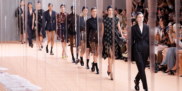 Milano Moda Haftası: Prada İlkbahar-Yaz 2024 Defilesi
