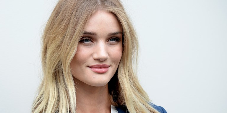 ROSIE HUNTINGTON-WHITELEY BİR GÜZELLİK MARKASI KURDU