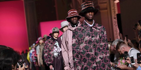 CANLI YAYIN: VALENTINO İLKBAHAR-YAZ 2024 ERKEK DEFİLESİ