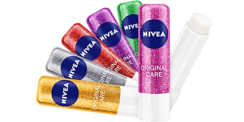 NIVEA'DAN LIMITED EDITION IŞILTILI KAPAKLARLA DUDAK BAKIM KREMİ