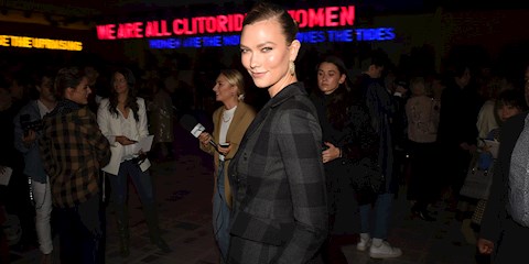 KARLIE KLOSS HAMİLELİĞİNİ DOĞRULADI!