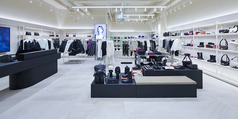 Calvin Klein Jeans’in yeni mağazası Akasya’da açıldı!