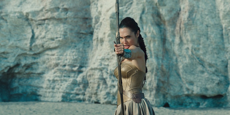 ÜNLÜLERDEN WONDER WOMAN'A İLAN-I AŞK