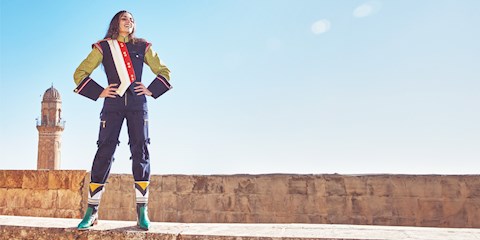 GÜÇLÜ DURUŞ: HANDE ERÇEL