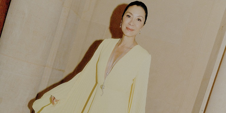Balenciaga'nın Yeni Marka Elçisi: Michelle Yeoh
