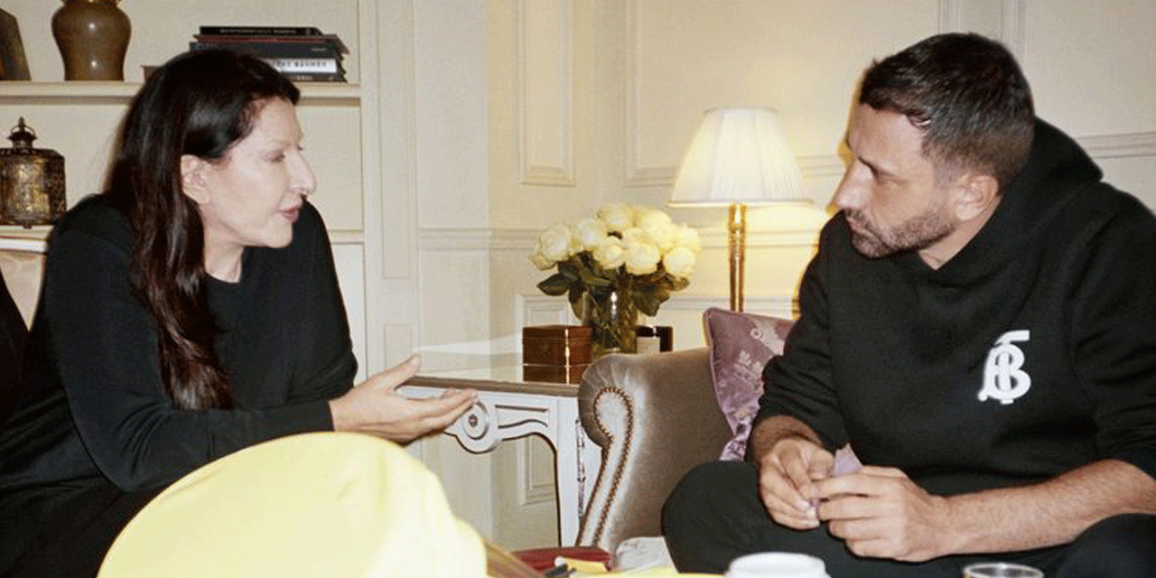 RICCARDO TISCI'NIN TASARIMLARI MARINA ABRAMOVIC'IN GÖSTERİSİNDE 