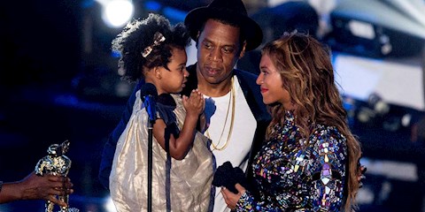 JAY-Z’NİN YENİ KLİBİNDE BEYONCE VE BLUE IVY YER ALIYOR