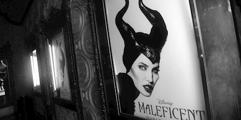 M.A.C COSMETICS, MALEFICENT TEMALI BİR KOLEKSİYON ÇIKARIYOR