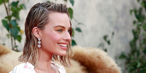 ISLAK GÖRÜNÜMLÜ SAÇLAR