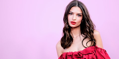 STİL İLHAMI: 70 FOTOĞRAFLA EMILY RATAJKOWSKI'NİN KIRMIZI HALI GÖRÜNÜMLERİ