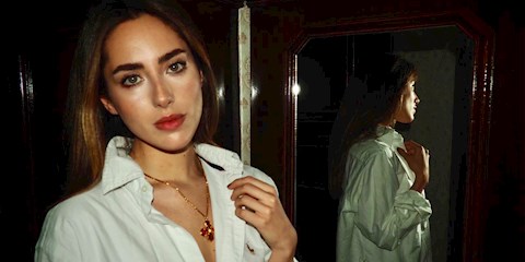 VINTAGE AND SPIRITS KURUCUSU ADELE İLE NOSTALJİK BİR SOHBET