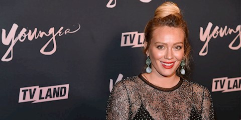 HILLARY DUFF BİR MAKYAJ KOLEKSİYONU ÇIKARIYOR