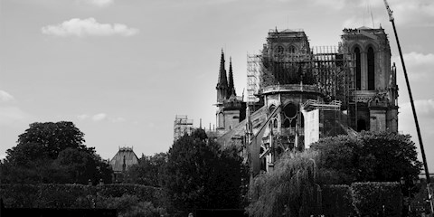 MODA DEVLERİ NOTRE DAME İÇİN BİR ARADA