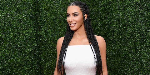 KIM KARDASHIAN’DAN KORSE KOLEKSİYONU
