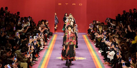 CANLI YAYIN: ETRO İLKBAHAR / YAZ 2021 DEFİLESİ