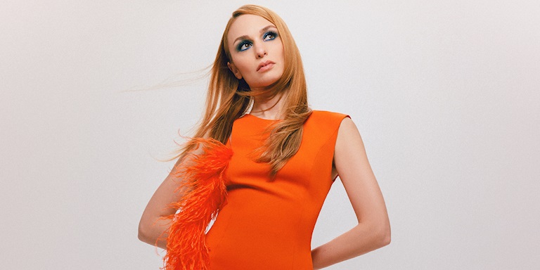 Göster Renklerini: Nilperi Şahinkaya