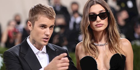 HAILEY BIEBER HERKESİN MERAK ETTİĞİ SORUYU YANITLADI
