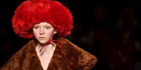 LONDRA MODA HAFTASI UYARIYOR: KÜRK YOK