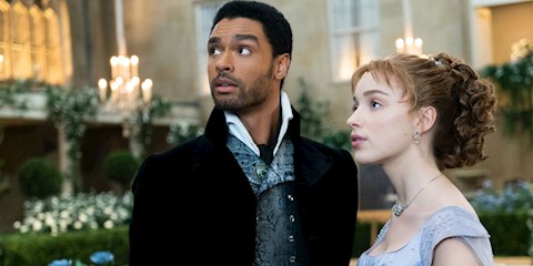 PHOEBE DYNEVOR, REGE-JEAN PAGE HAKKINDA KONUŞTU