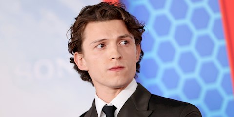 TOM HOLLAND SOSYAL MEDYAYA ARA VERİYOR