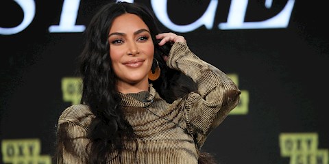 KIM KARDASHIAN YÜZÜNDEKİ ESTETİKLER HAKKINDA KONUŞTU