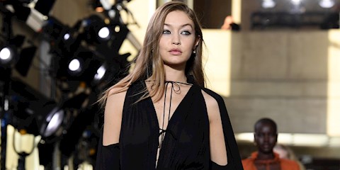 GIGI HADID’DEN PAPARAZZILERE MEKTUP