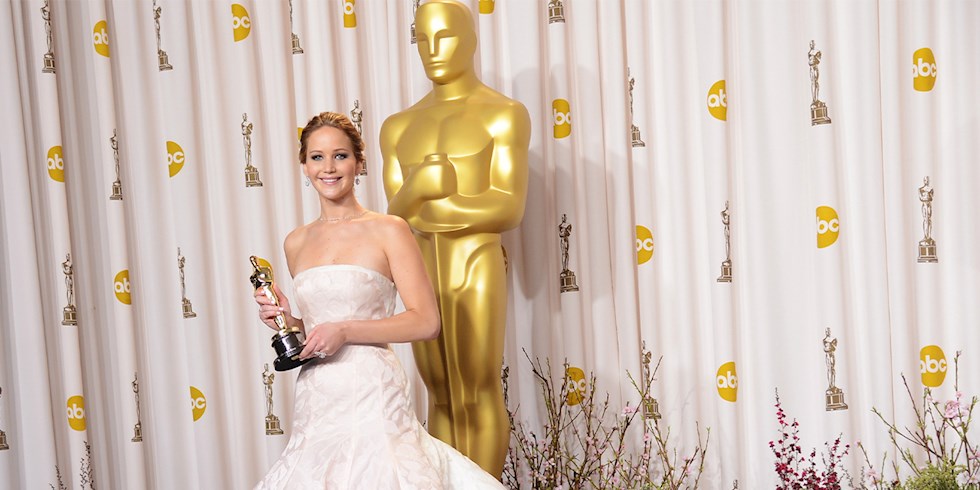 JENNIFER LAWRENCE GOOGLE’DA EN ÇOK ARANAN OSCAR KIRMIZI HALI YILDIZI OLDU