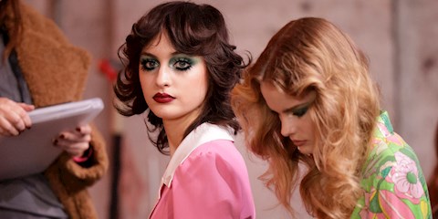 70’LERİN SAÇ STİLİ GERİ DÖNDÜ