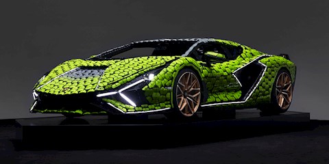 LEGO TECHNIC İLE İNŞA EDİLEN LAMBORGHINI MODELİ İSTANBUL’DA