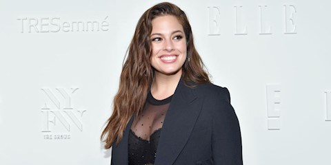 ASHLEY GRAHAM VICTORIA’S SECRET ŞOVUNDA