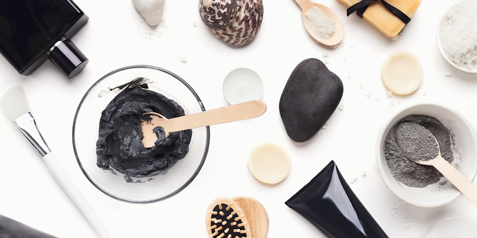 AKTİF KÖMÜR İÇERİKLİ GÜZELLİK ÜRÜNLERİ