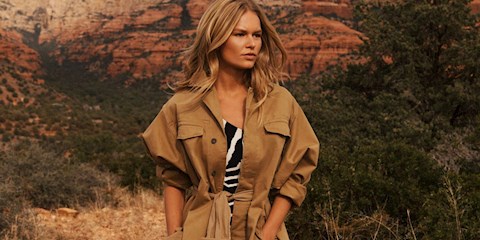 H&M STUDIO YENİ KOLEKSİYONUNDA DENEYSEL TİYATRO VE MODAYI BİRLEŞTİRİYOR!