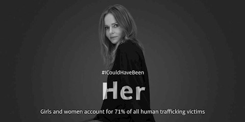 MODA DÜNYASI KADINLARA ŞİDDETE KARŞI BİR ARAYA GELDİ