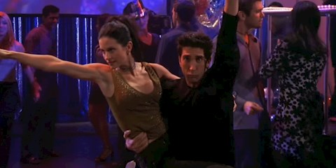 COURTENEY COX VE ED SHEERAN İKONİK SAHNEYİ YENİDEN CANLANDIRDI!