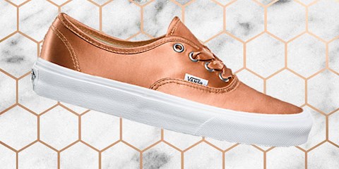 VANS’İN YENİ SNEAKERLARI PEMBE ALTIN