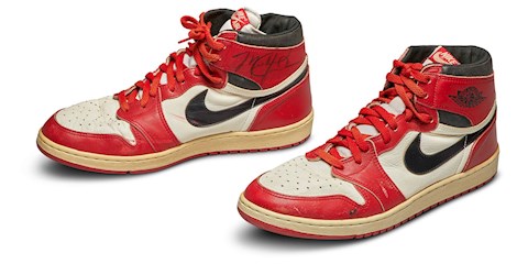 JORDAN 1 SNEAKERLARI AÇIK ARTIRMA REKORUNU KIRDI