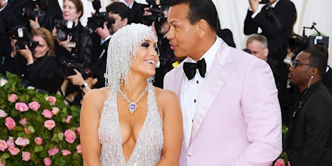 JENNIFER LOPEZ VE ALEX RODRIGUEZ’İN İHTİŞAMLI NİŞAN PARTİSİ