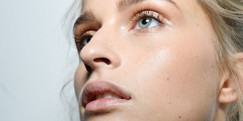 GÖZ ÇEVRESİ BAKIMINI ATLAMAYIN