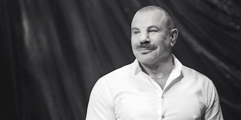 THIERRY MUGLER’IN MODAYA ETKİSİ: YAŞAMI VE TASARIMLARI