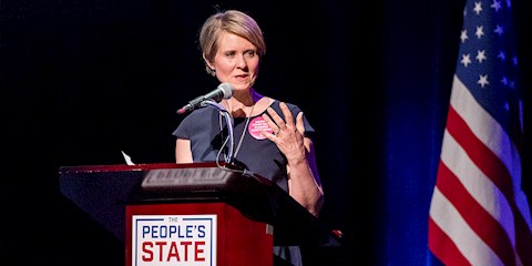 CYNTHIA NIXON’DAN SEX AND THE CITY TİŞÖRTLERİ