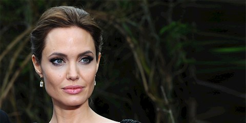 ANGELINA JOLIE GUERLAIN İÇİN İKİNCİ KEZ KAMERA KARŞISINDA