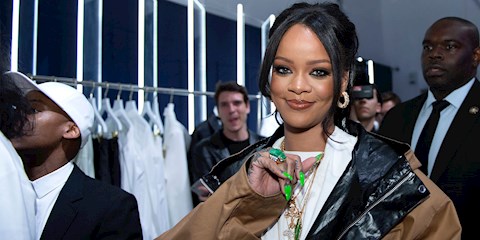 RIHANNA’NIN İSMİNİ YANLIŞ SÖYLÜYOR OLABİLİRSİNİZ!