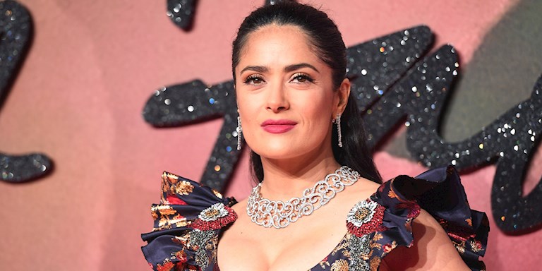 SALMA HAYEK ASLA YAŞ ALMIYOR!