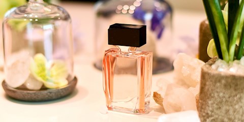 BAHARIN KOKUSUNU TAŞIYAN EN İYİ PARFÜMLER