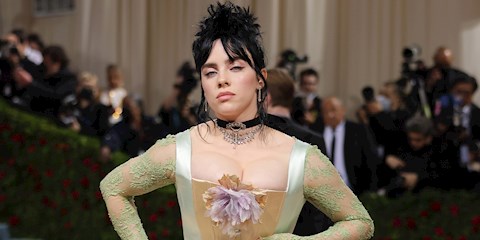 BILLIE EILISH NÖROLOJİK BOZUKLUK İLE YAŞAMANIN ZORLUKLARINI ANLATTI