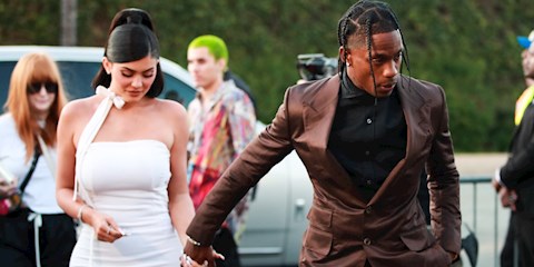 TRAVIS SCOTT’UN YENİ ŞARKISI KYLIE JENNER İLE AYRILIĞINI MI ANLATIYOR?