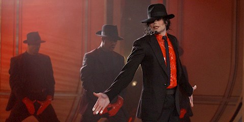 MICHAEL JACKSON’IN ÇORAPLARI AÇIK ARTIRMADA