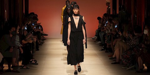 MİLANO MODA HAFTASI: SALVATORE FERRAGAMO İLKBAHAR/ YAZ 2022 DEFİLESİ