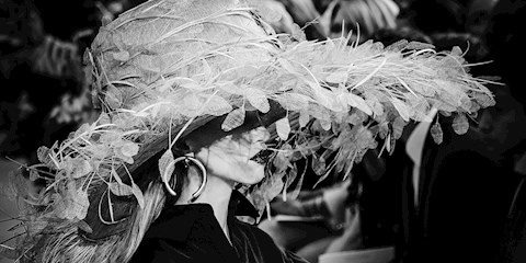 AĞUSTOS ASTROLOJİSİ: SIMSICAK BİR AY BİZİ BEKLİYOR